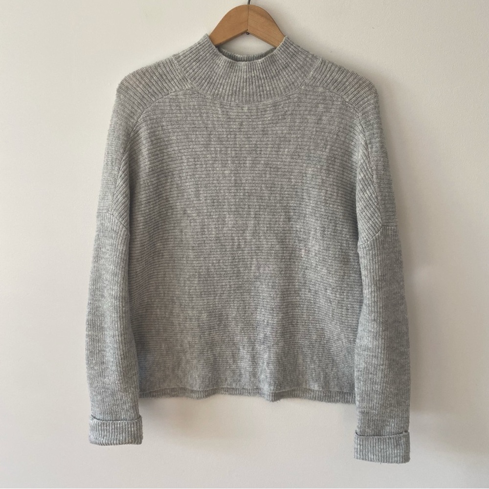 Dex light grey ribbed high neck crop sweater size medium womens